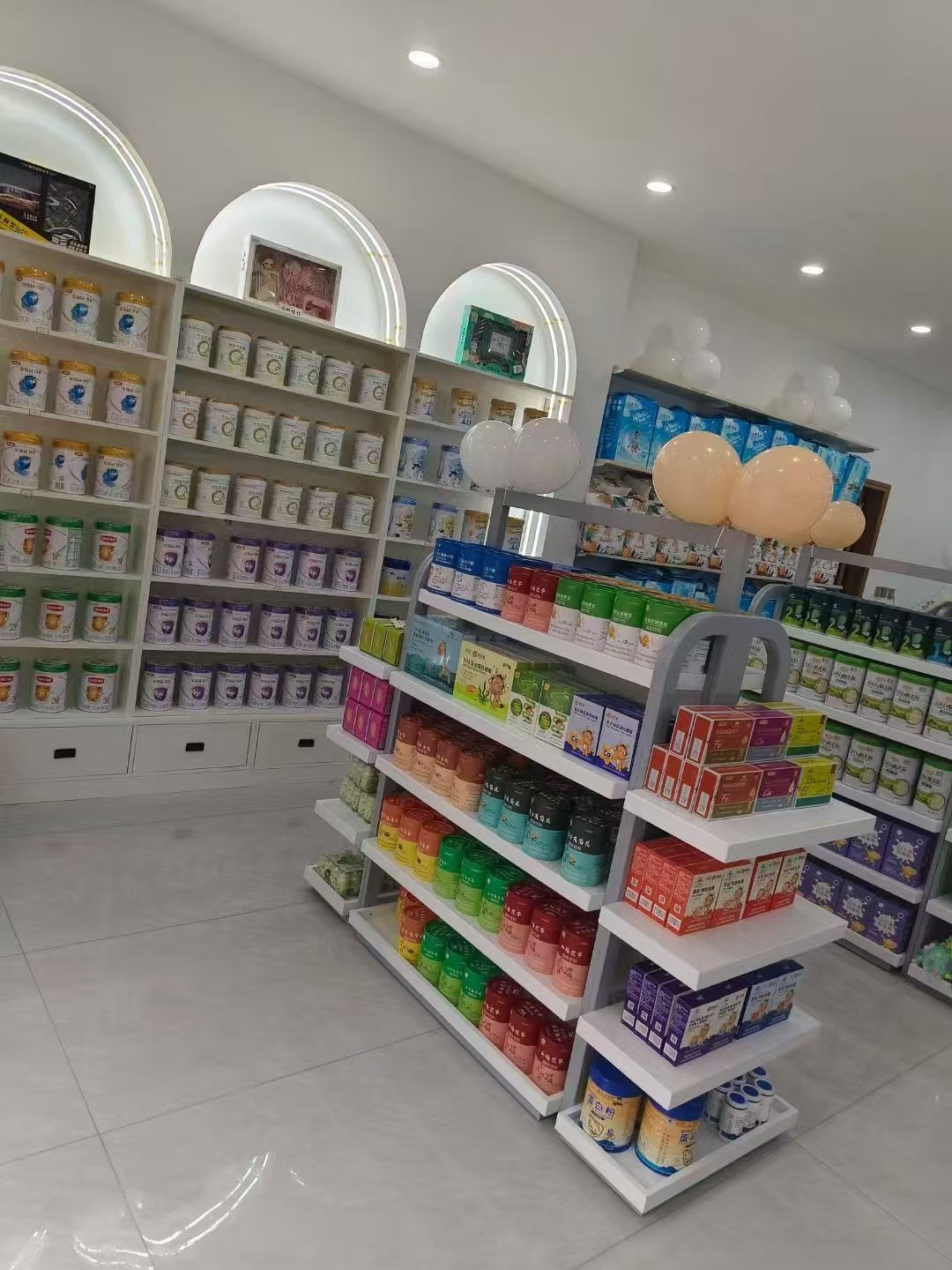 誉府世家小区大门口母婴店整体转让（空转均可）