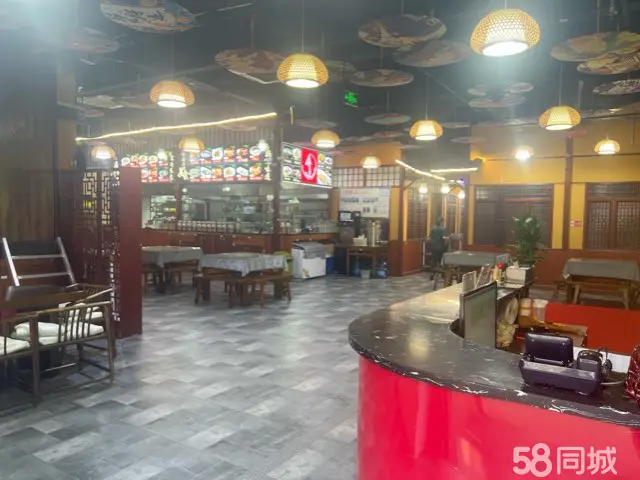 (转让)临街商铺，广场路口，人流量大，