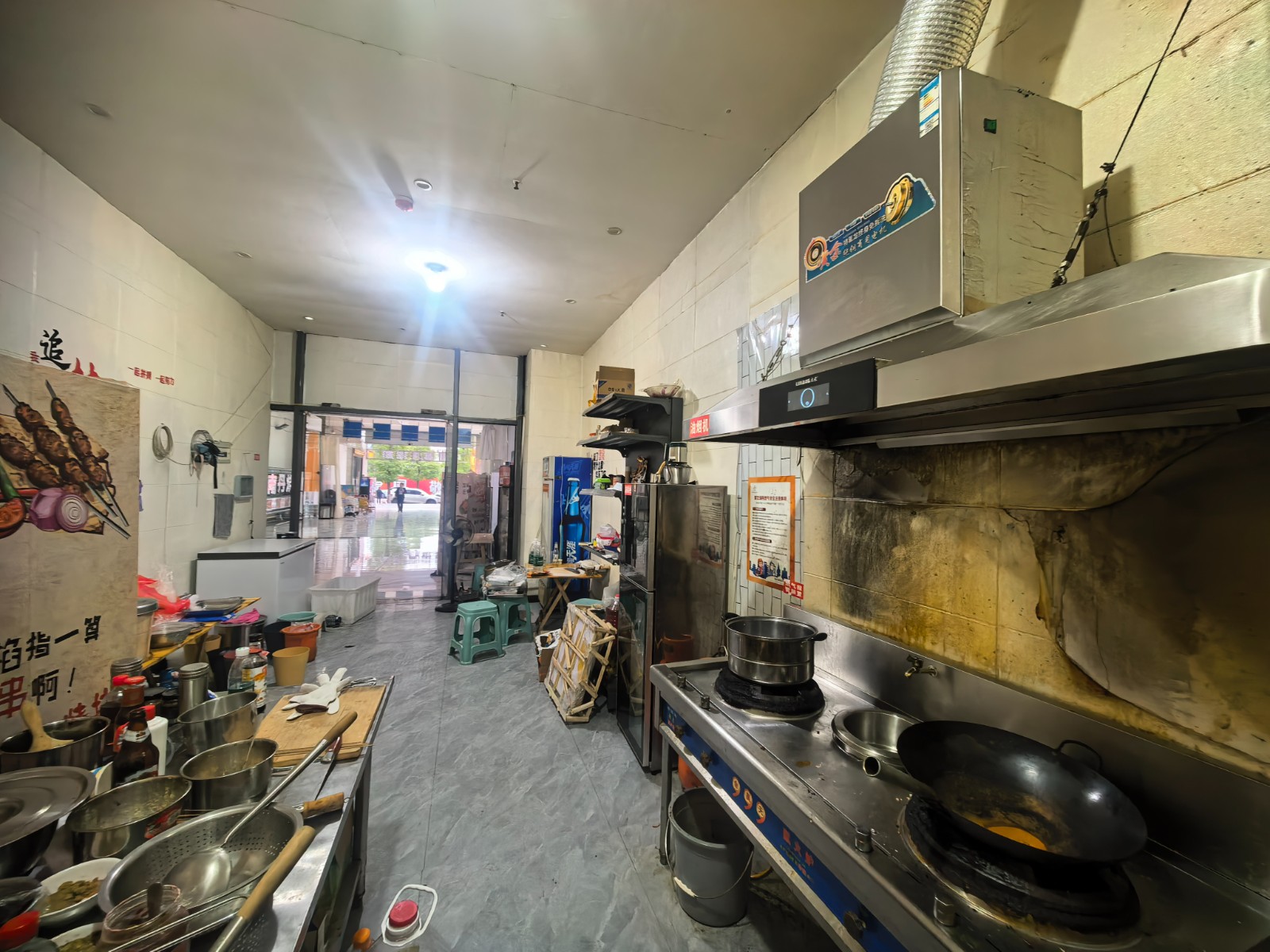 汇川区中庸新天地烧烤店低价转让