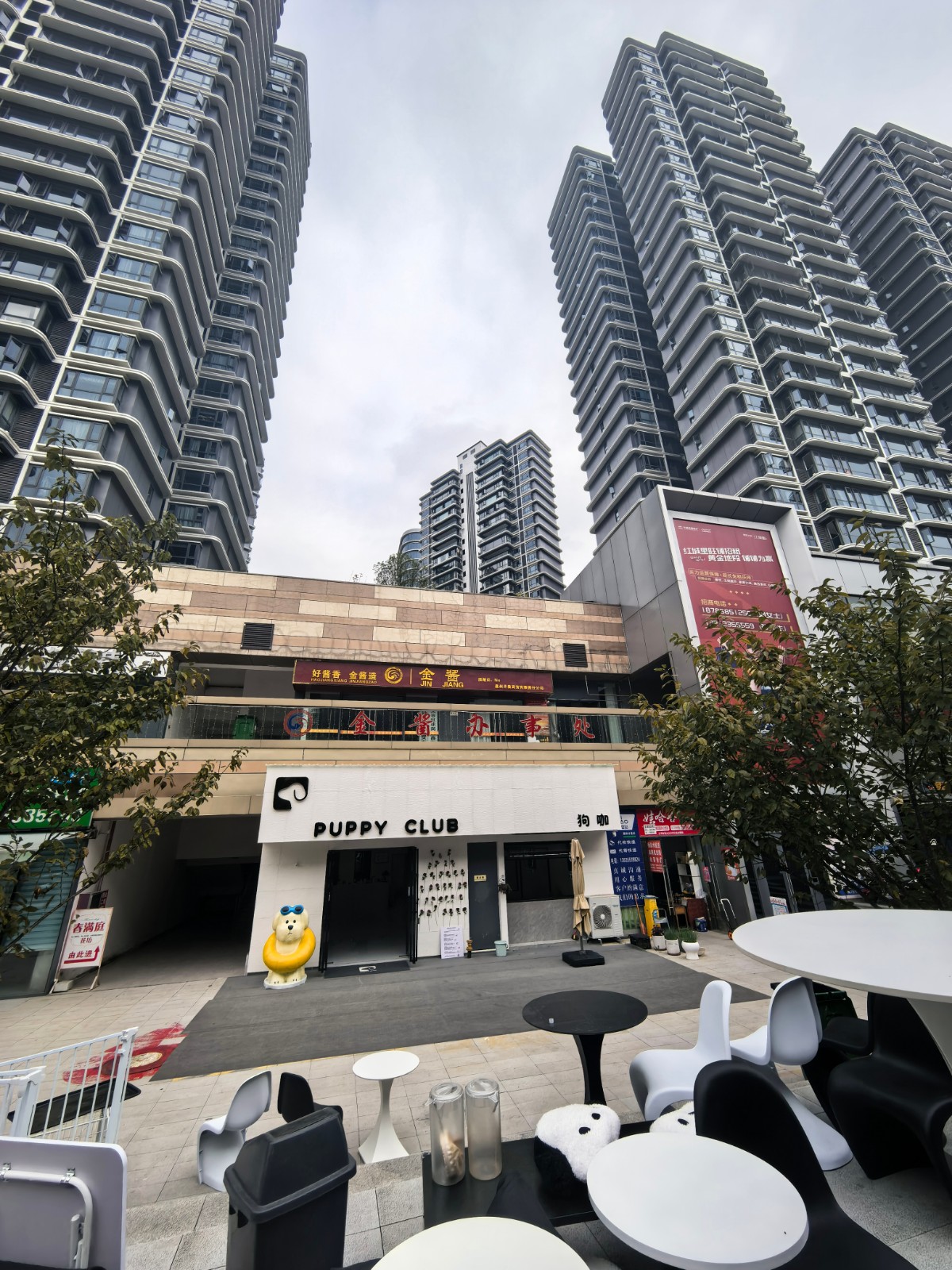 红花岗区剑江路国际公馆精装修超大门头门店空转   