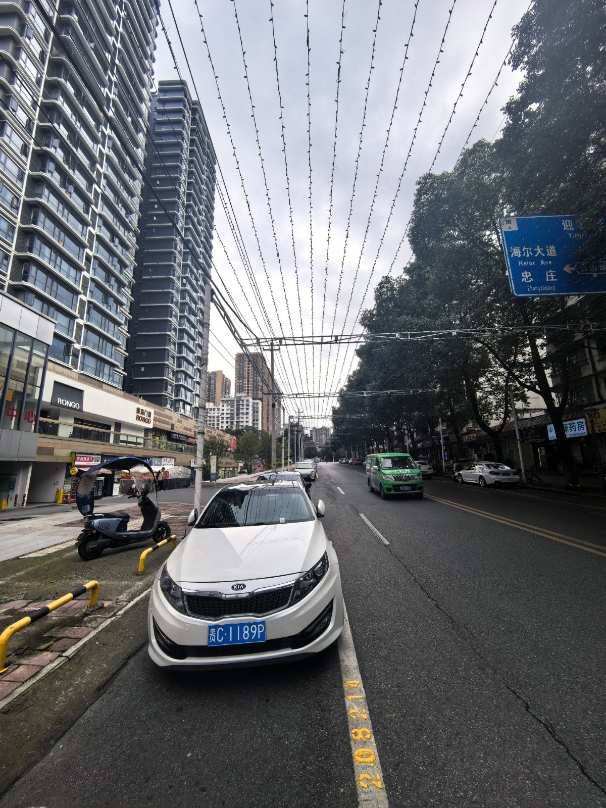 红花岗区剑江路国际公馆精装修超大门头门店空转   