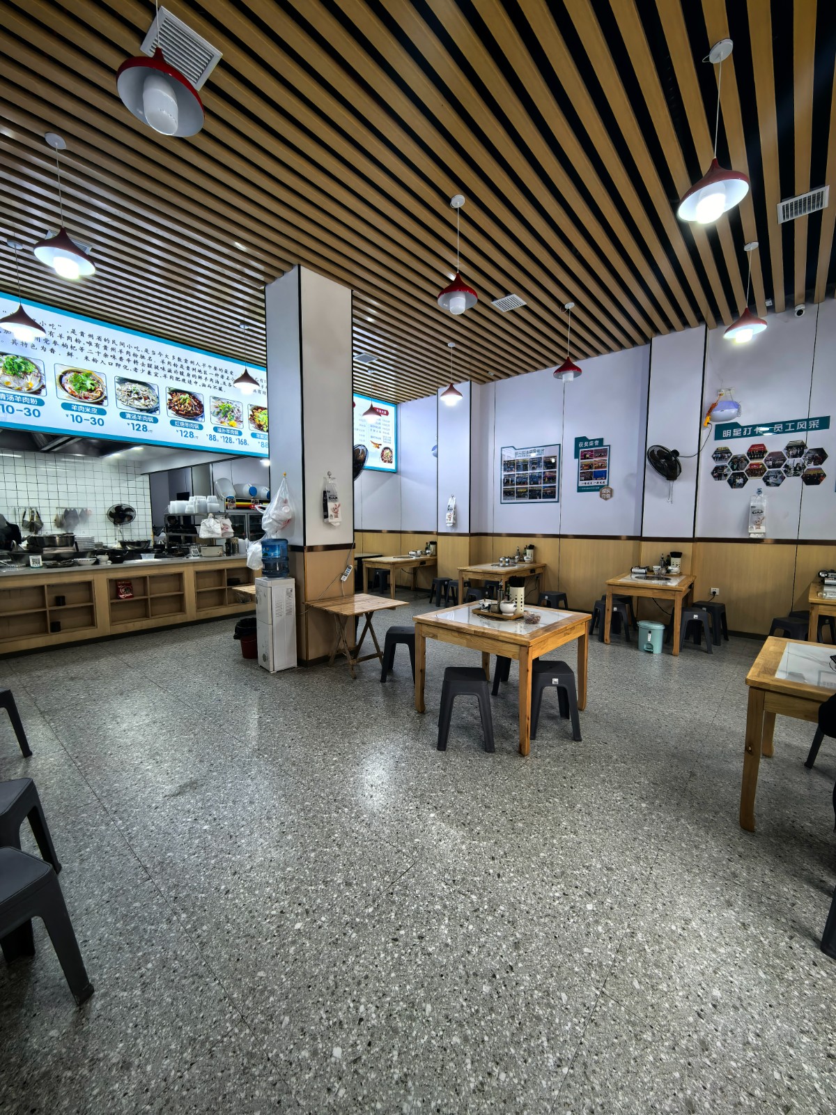 汇川区人民路湘水湾临街门店招租