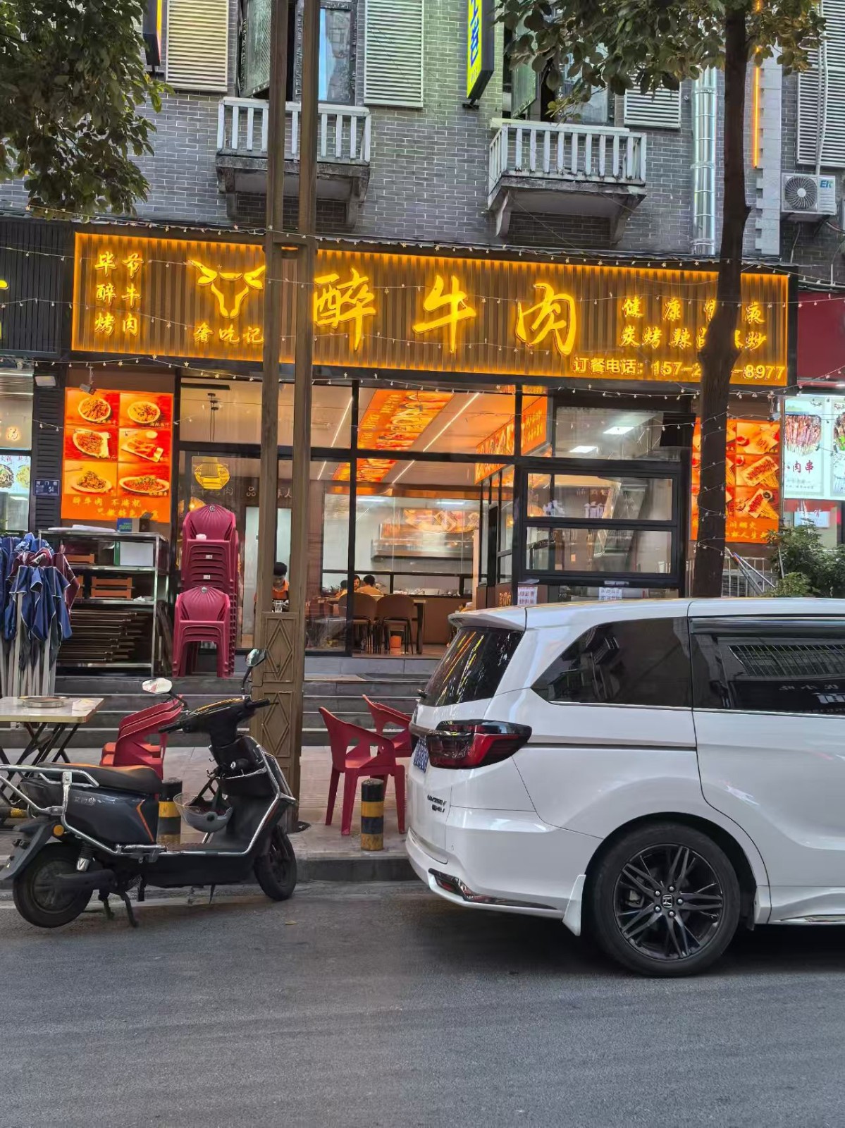 仁怀方圆荟大门头宵夜店转让，有外摆区