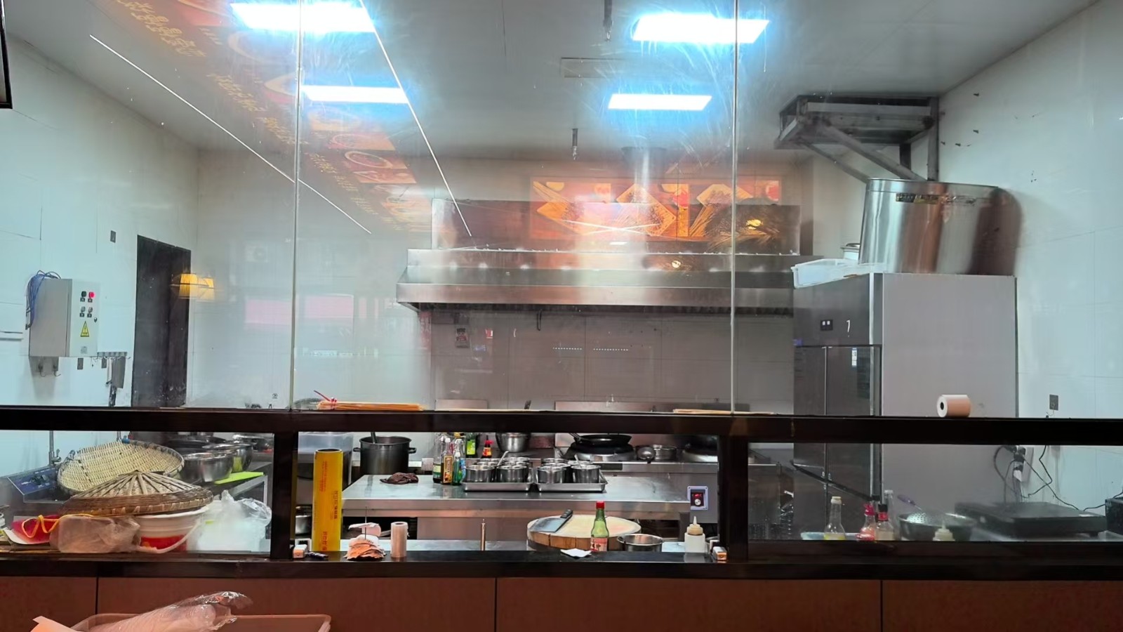 仁怀方圆荟大门头宵夜店转让，有外摆区