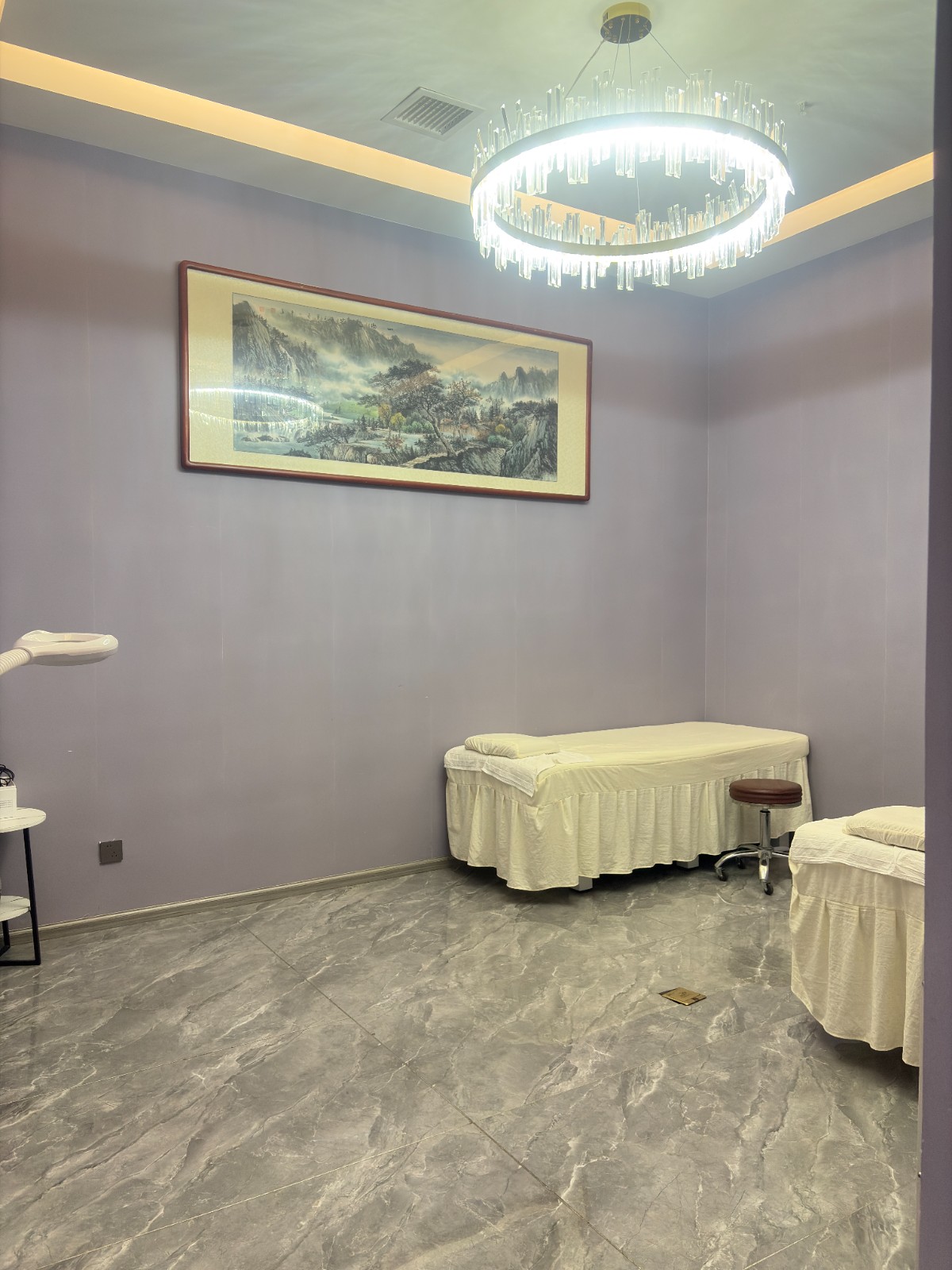 仁怀国贸精装美容店转让