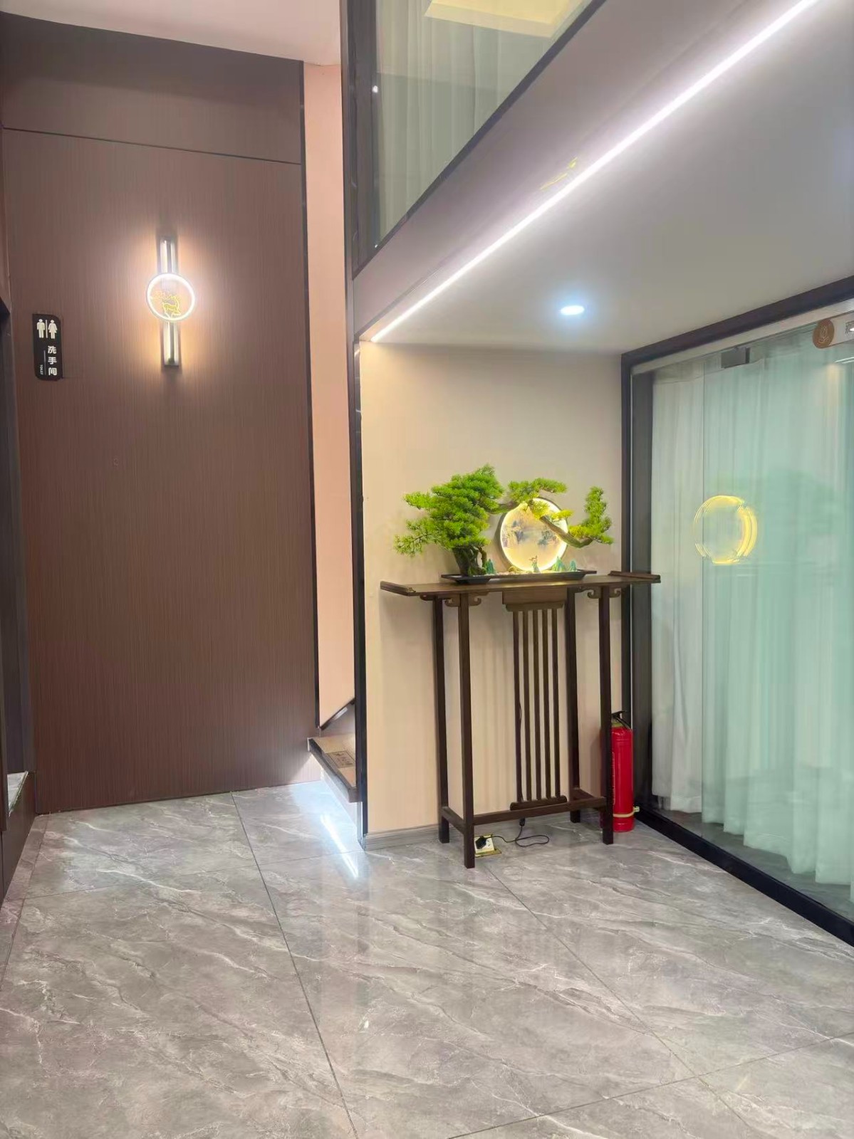 仁怀国贸精装美容店转让