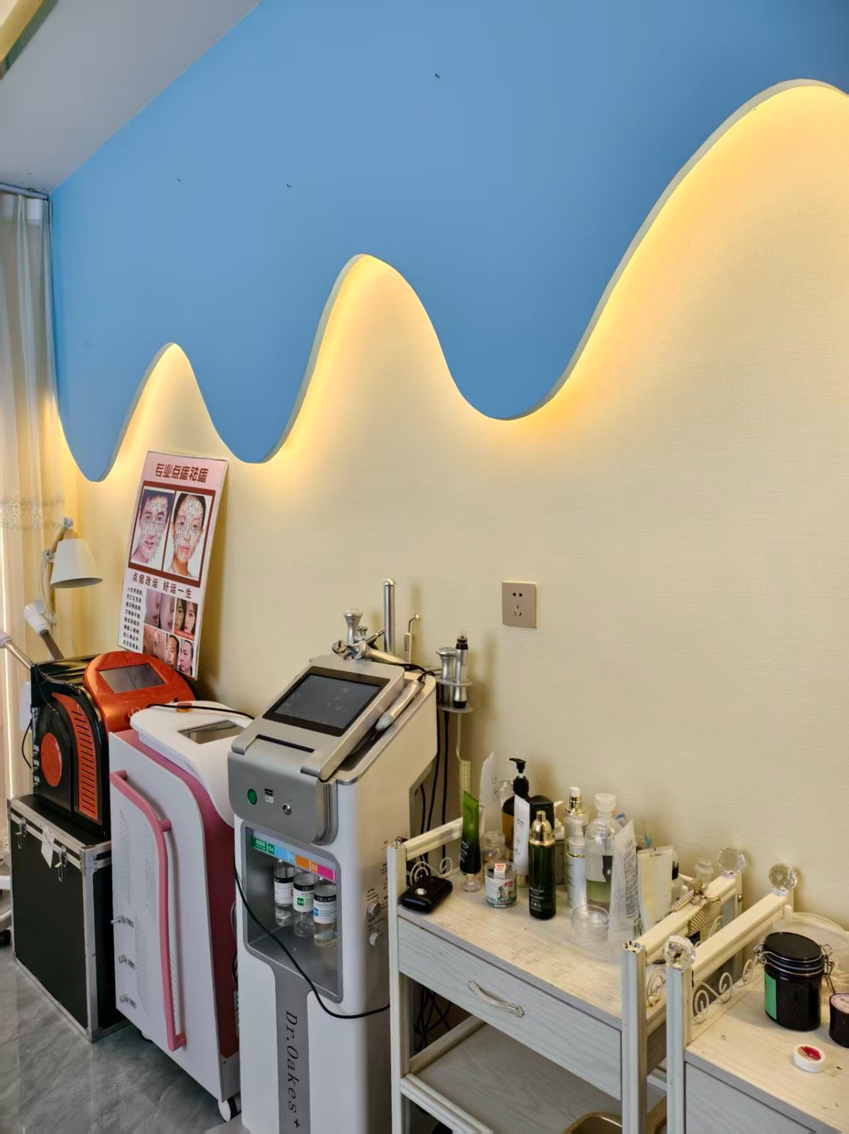 中华路成熟商圈美容美甲店整体打包转让