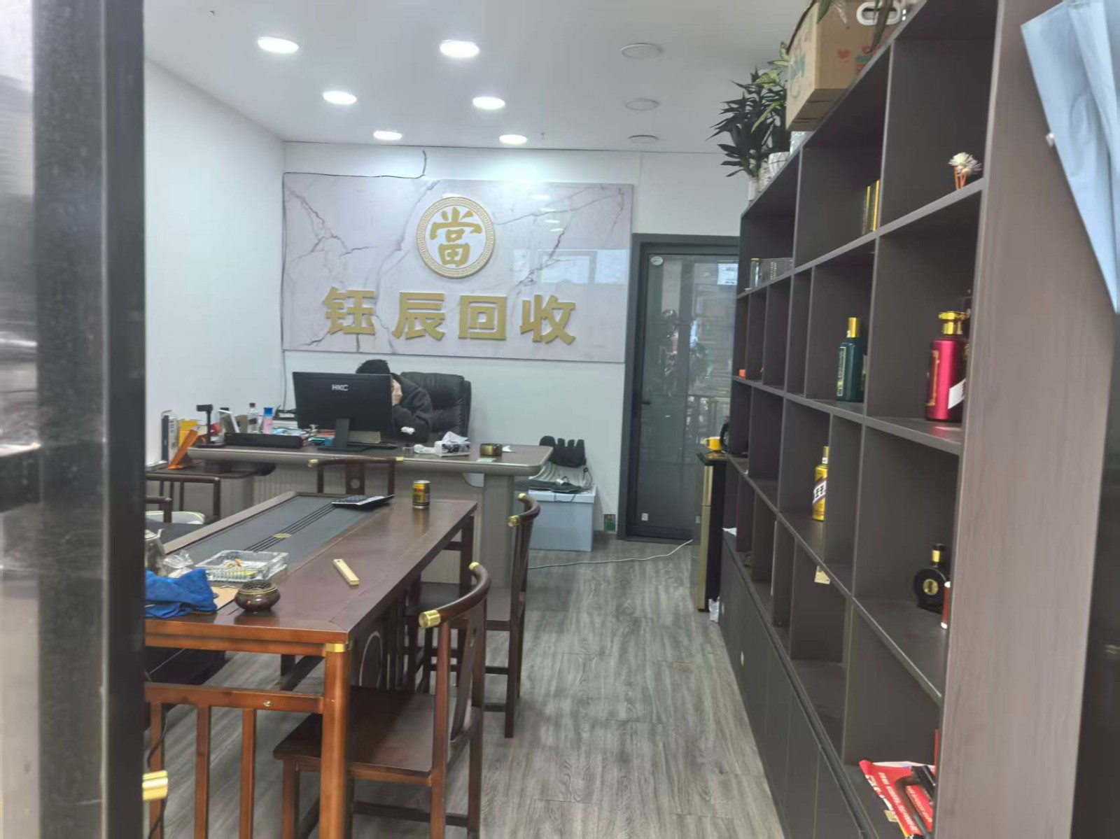 仁怀国酒城小区门口美发店整体打包转让