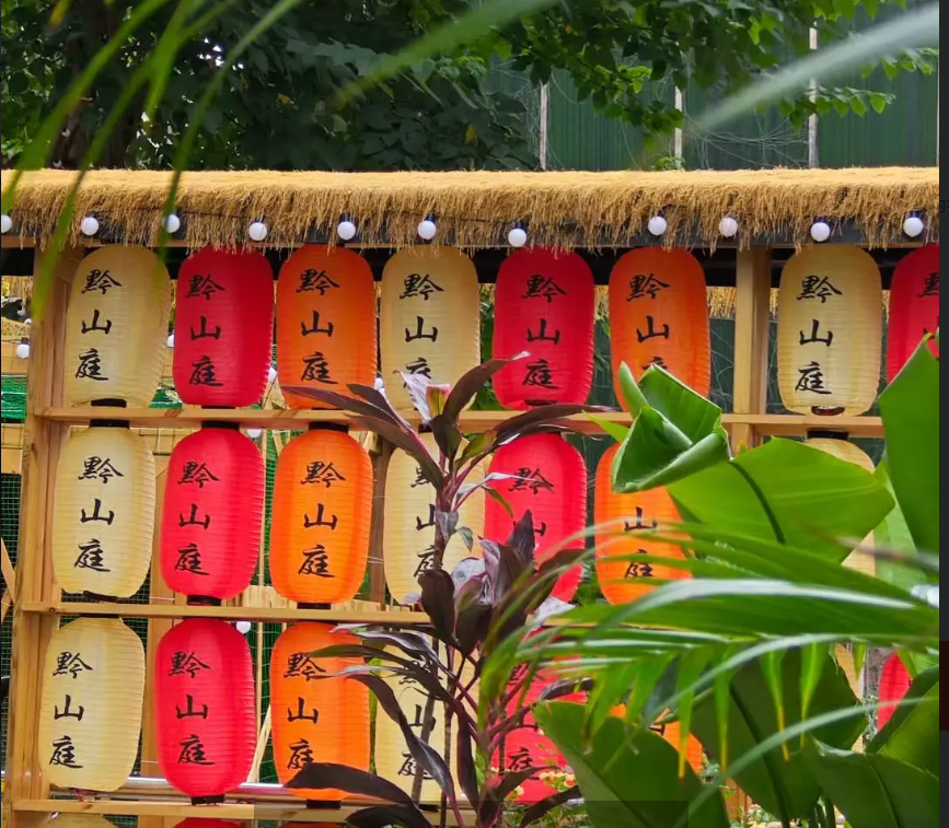 (转让)临街餐饮店，9成新，营业中