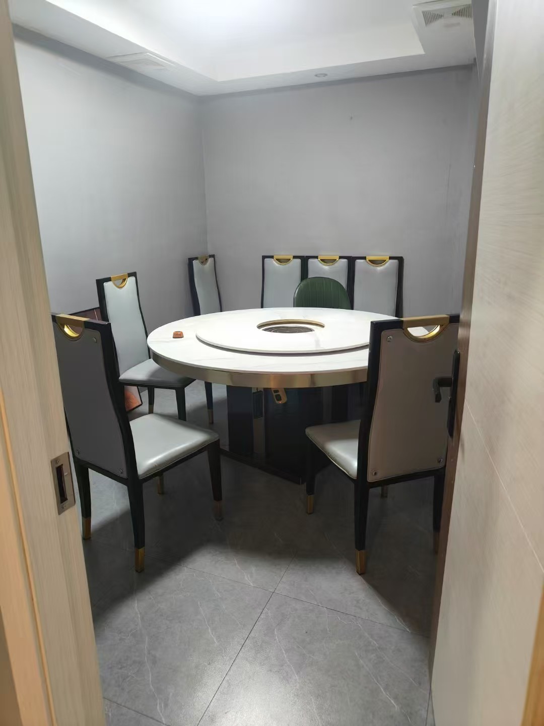 习水临街门面大门头铜锅牛肉转让