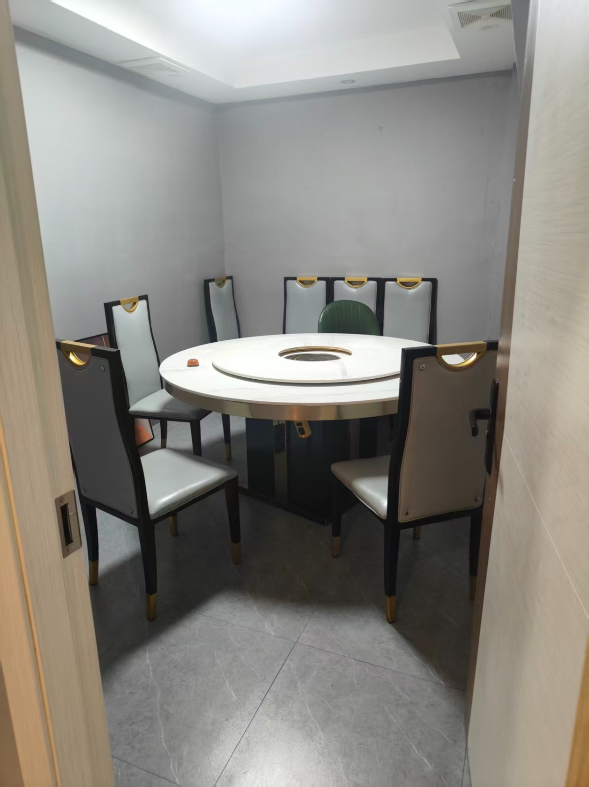 习水临街门面大门头铜锅牛肉转让