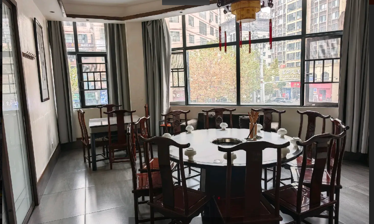 (转让)房子有500平米，景湖公园二期二楼。