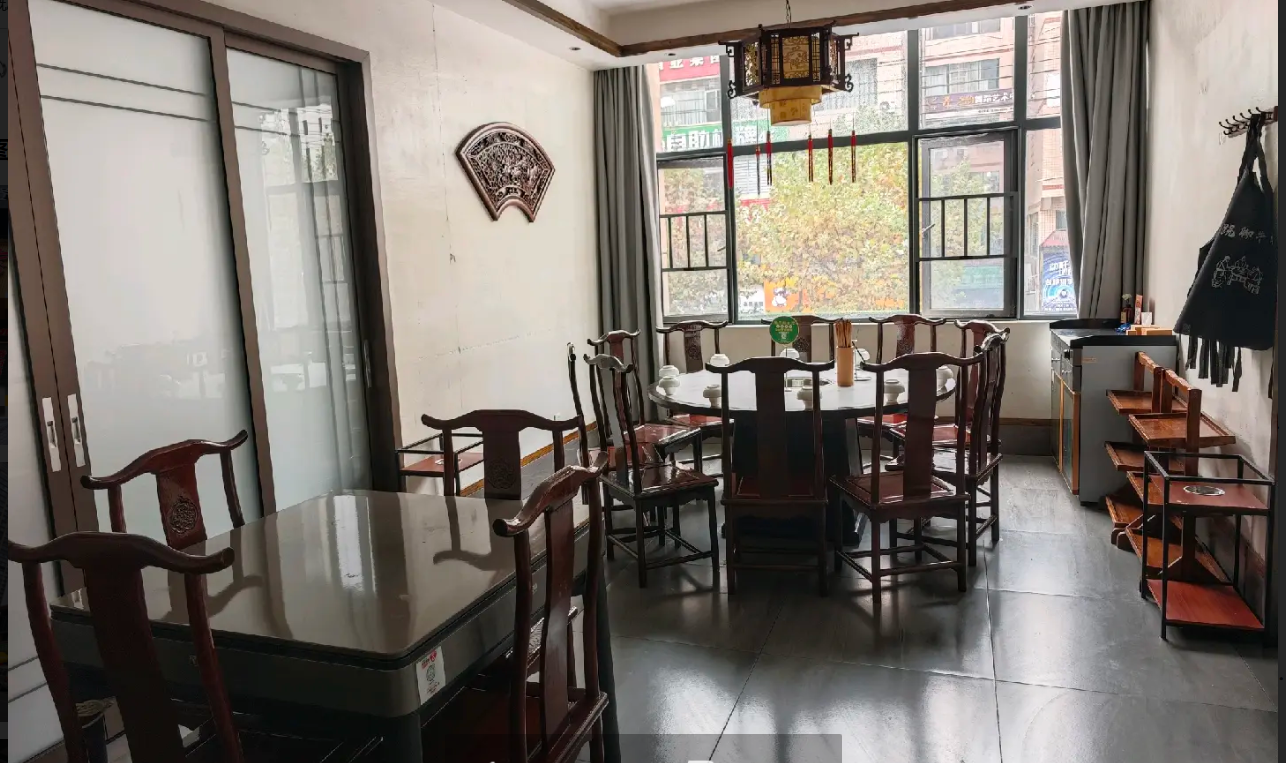 (转让)房子有500平米，景湖公园二期二楼。