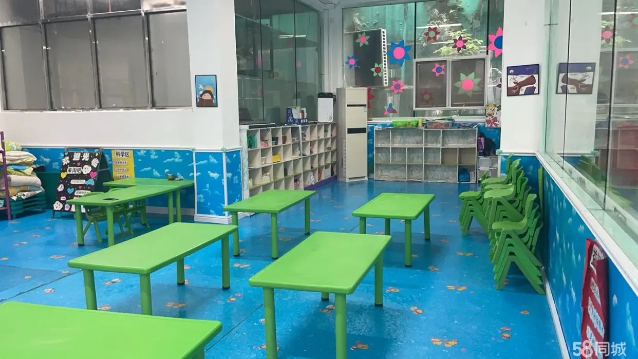 （转让）独栋三层幼儿园，有户外活动场地