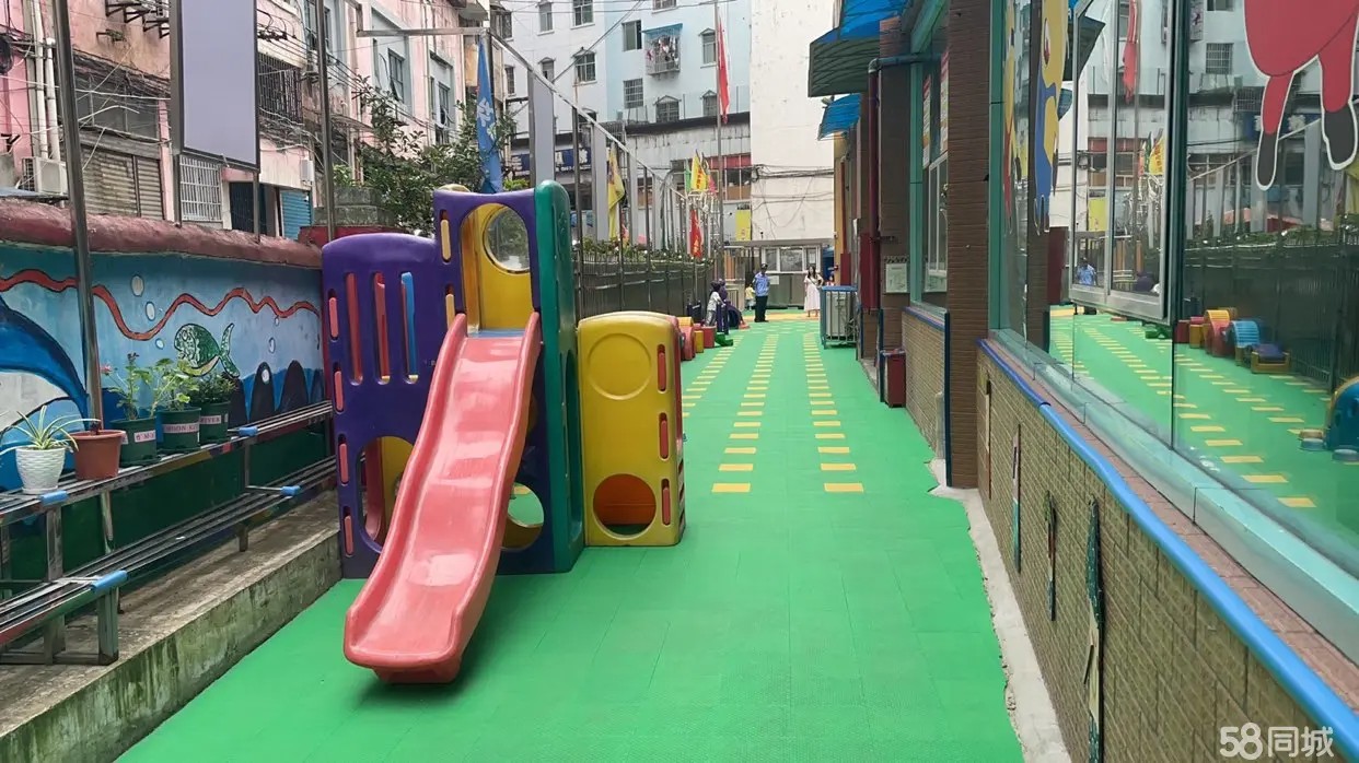 （转让）独栋三层幼儿园，有户外活动场地