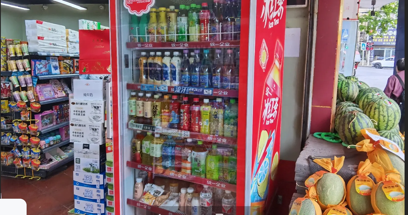 (转让)黄金地段超市转让带烟证，年收入30万+。价格详谈