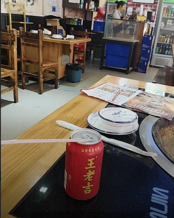 (转让)临街旺铺转，校市商圈旁，设施全接手即营，非诚勿扰!