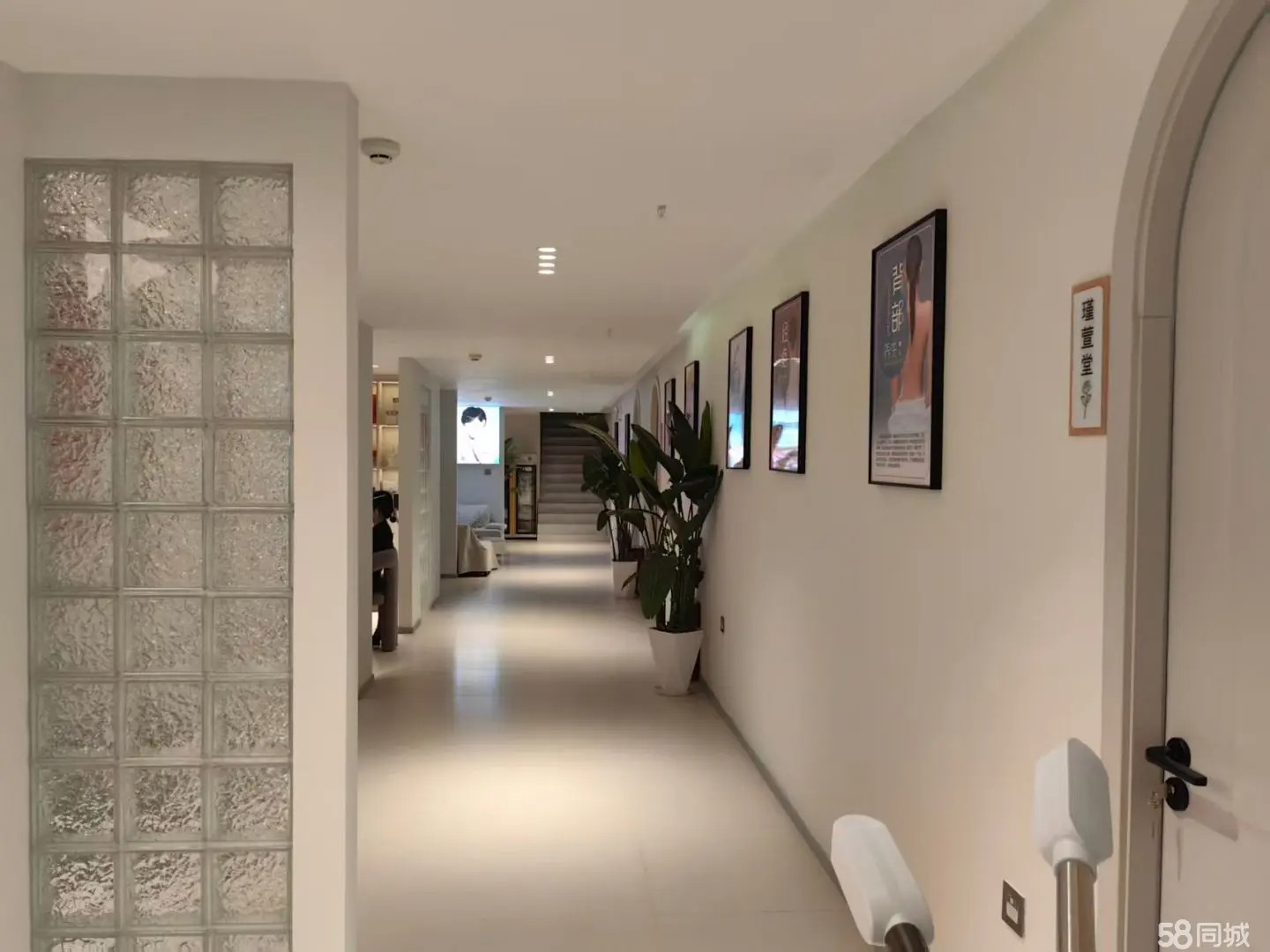 （转让）国酒城临街美容店SPA