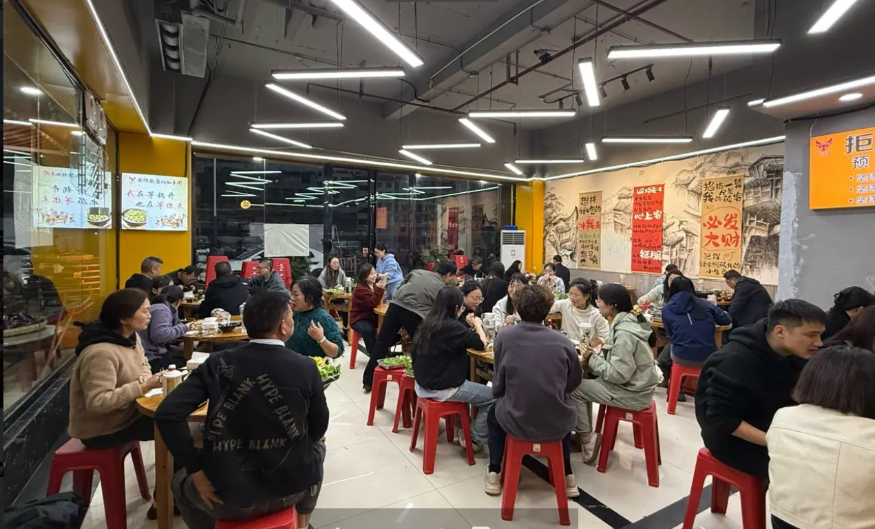 (转让)设备齐全，客源稳定、抖音，美团，美团外卖都上齐全、