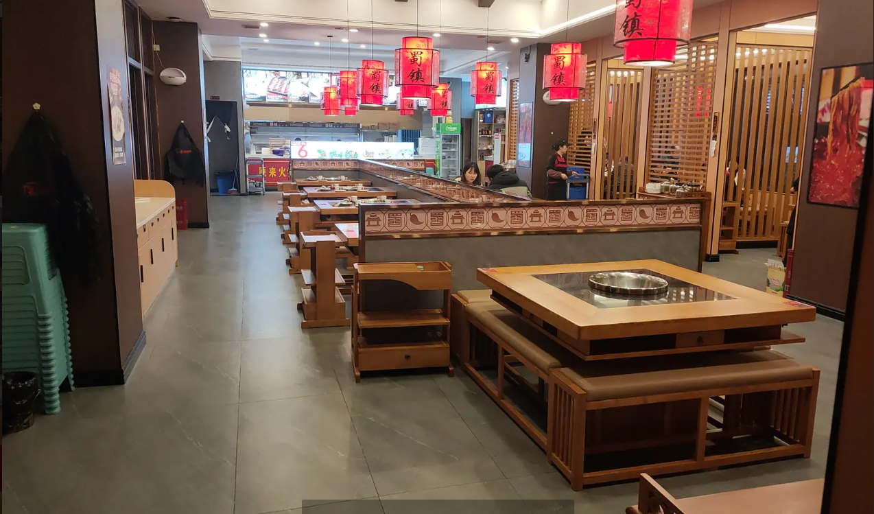 (转让)临街400平米精装修，独立停车场