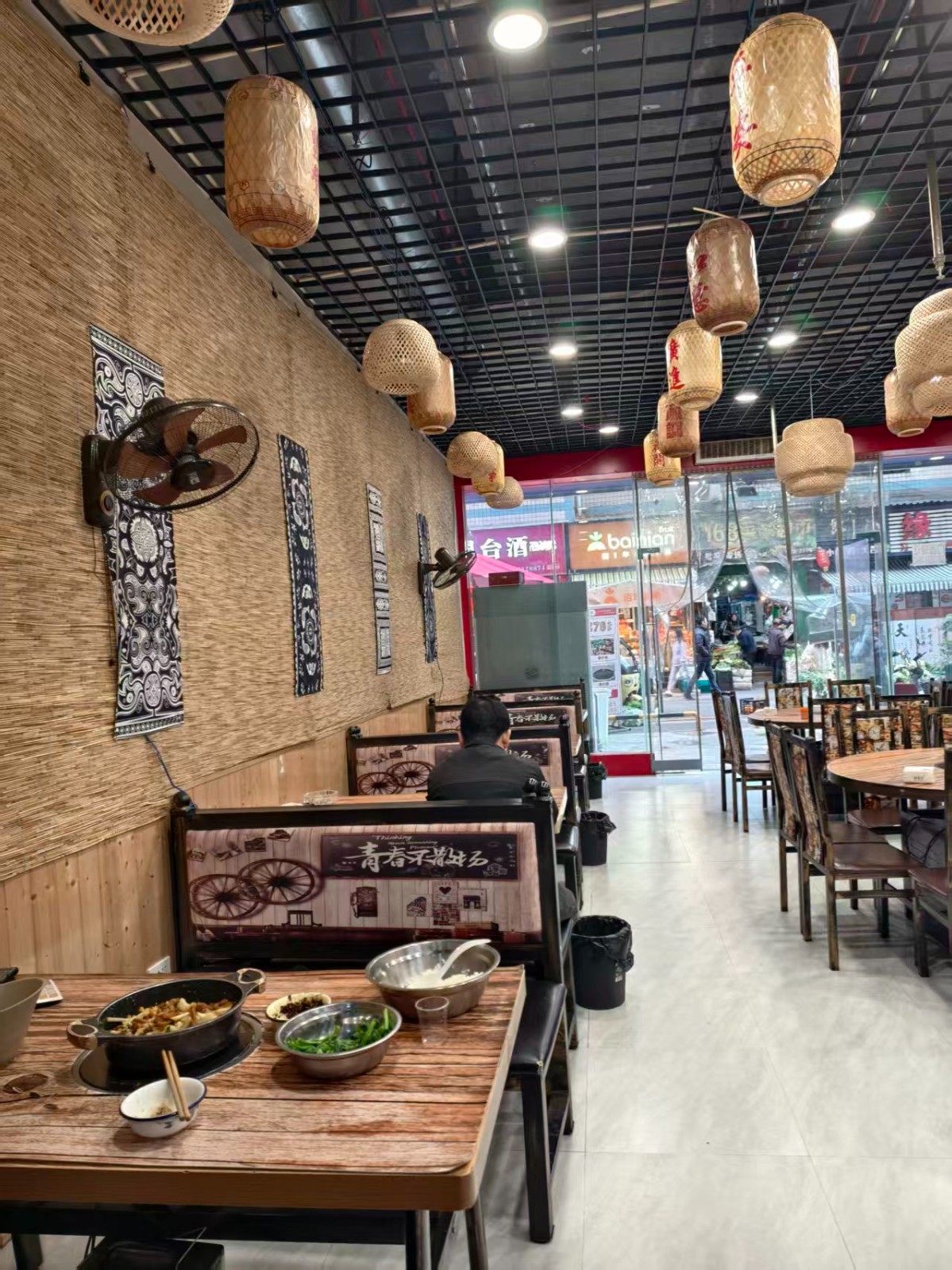 珠海路可外摆餐饮门面整体转让