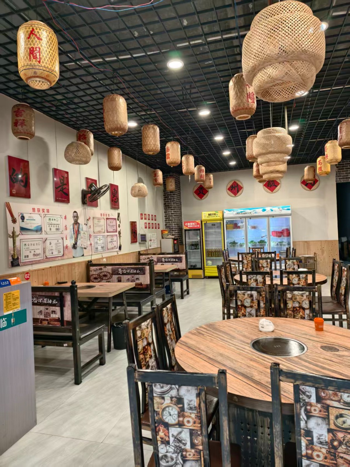 珠海路可外摆餐饮门面整体转让