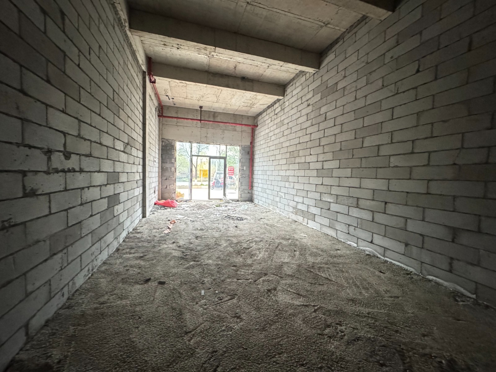 恒大城五期小区门口空铺房东直租