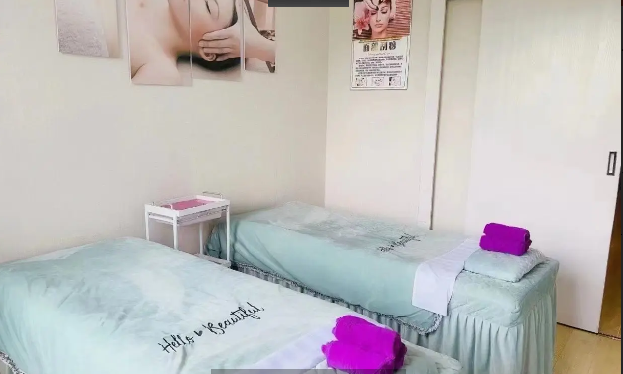 (转让)临街门面，卫生很好，物业很尽责，不需装修，