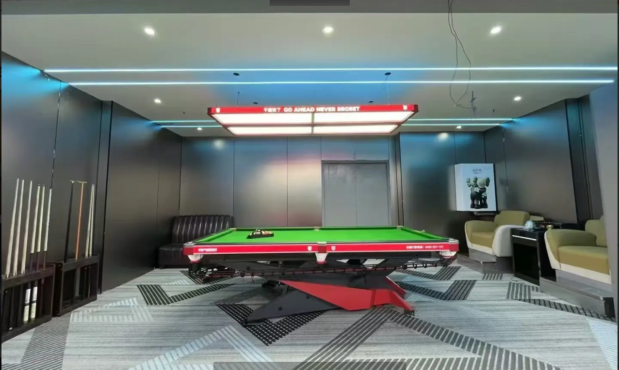 (转让)停车方便。地方宽裕。酒店进出，高端大气