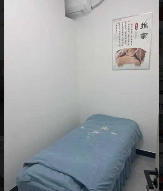 (转让)合同还剩8年，一年租金一万。中介勿扰