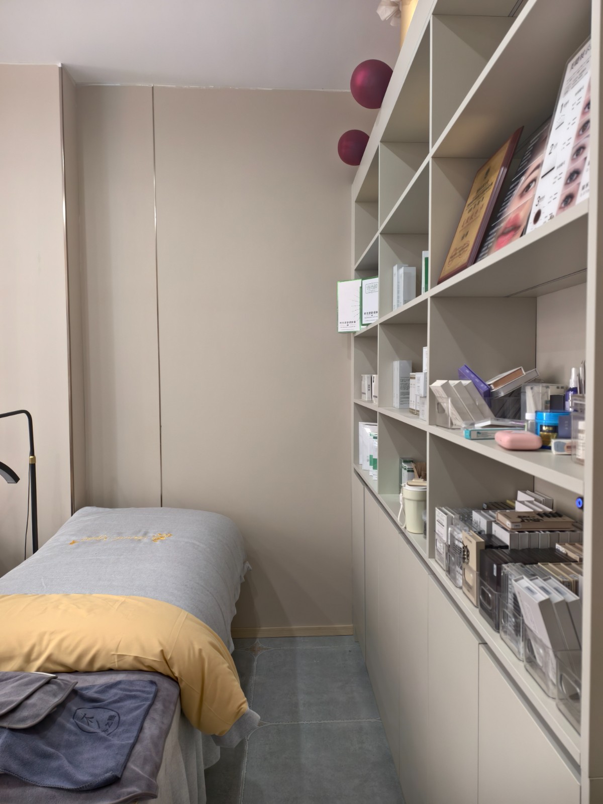 临街门面140平方美容美甲美睫店转让（全新装修）