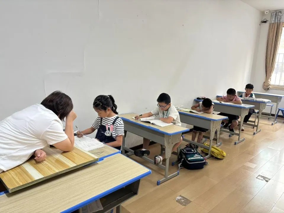 （转让）全新装修，营业中的培训学校，整体转让