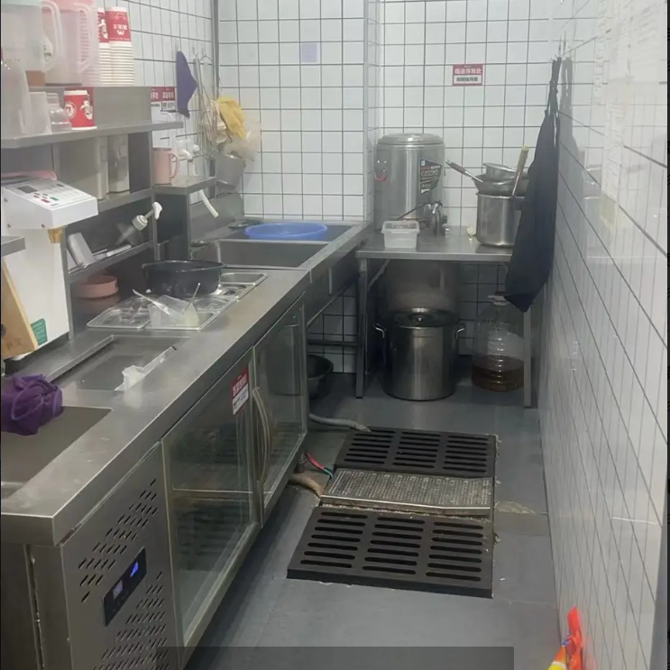 (转让)快餐小吃店转让(老板家中有事，无暇管理和经营，目前正常营业)