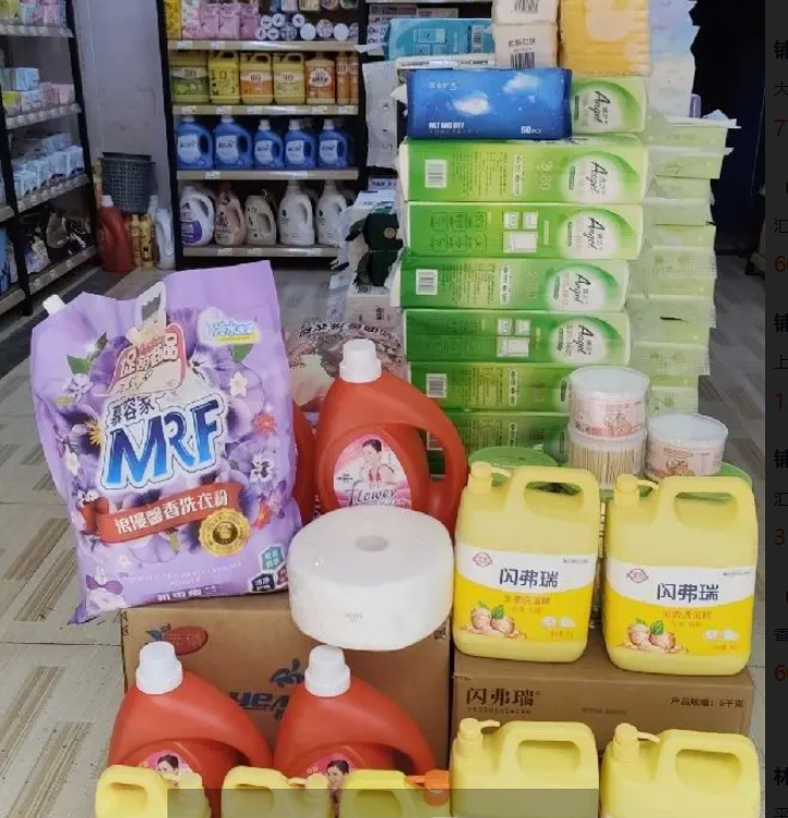 (转让)临街门面，客流量大，日用品店。