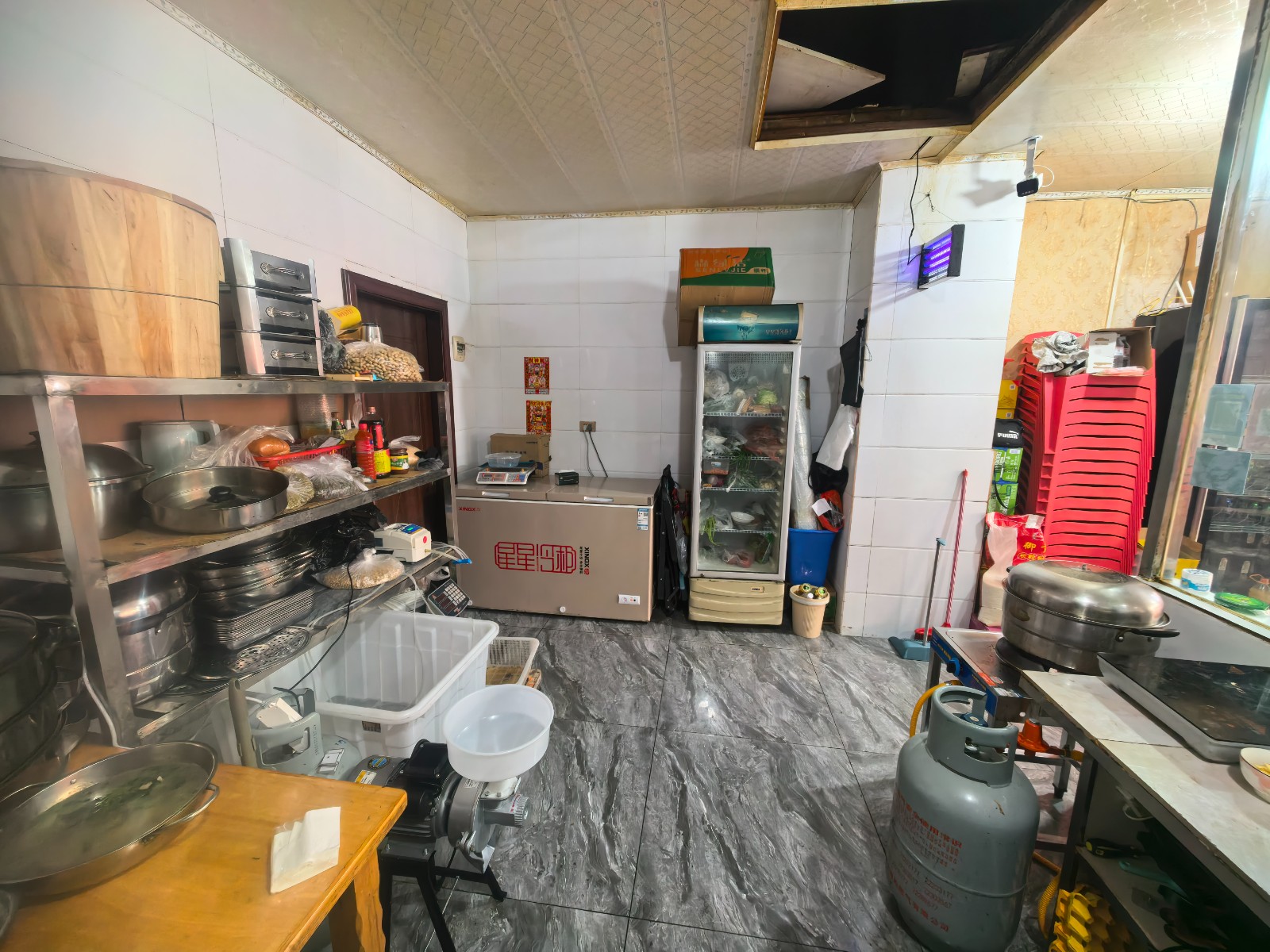仁怀十字路口超大外摆区店铺转让
